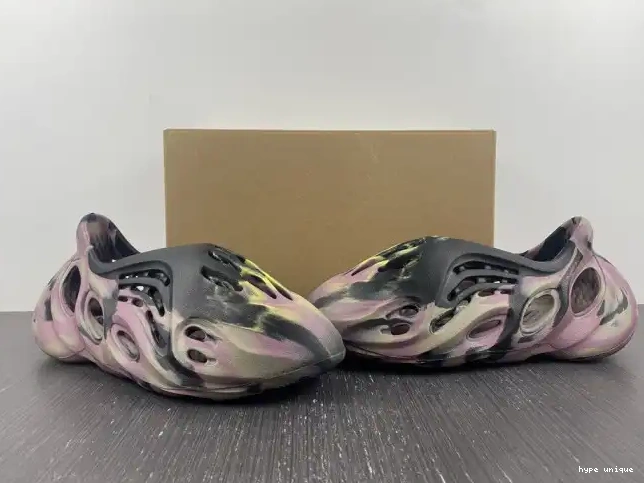 hype MX Foam Carbon Adidas Yeezy IG9562 RNR 0530